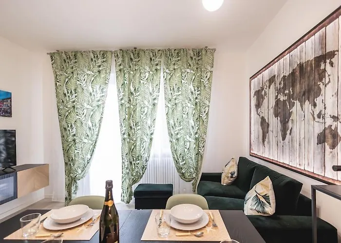 Amazhome - New Jungle Chic *