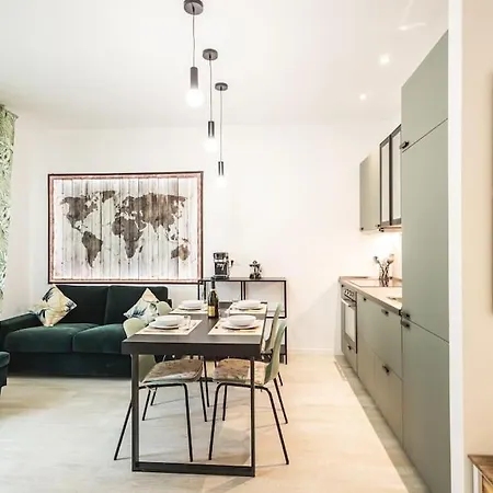 Amazhome - New Jungle Chic Апартаменты