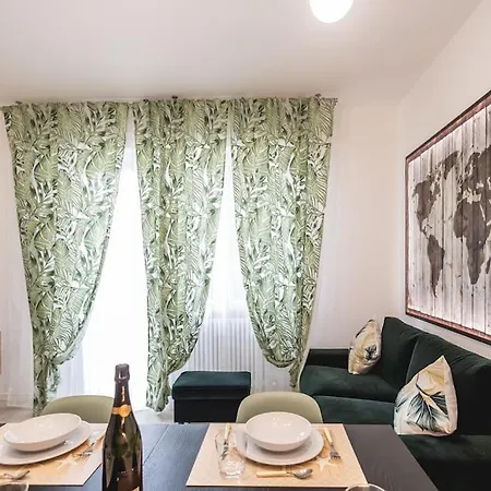 Amazhome - New Jungle Chic *